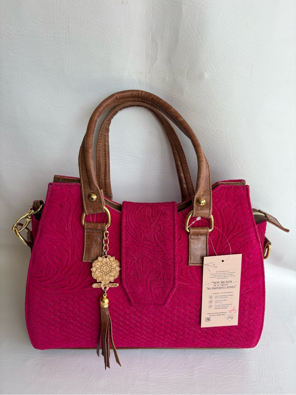 Artisanal handbag authentic leather textured basket-weave pattern Fuchsia